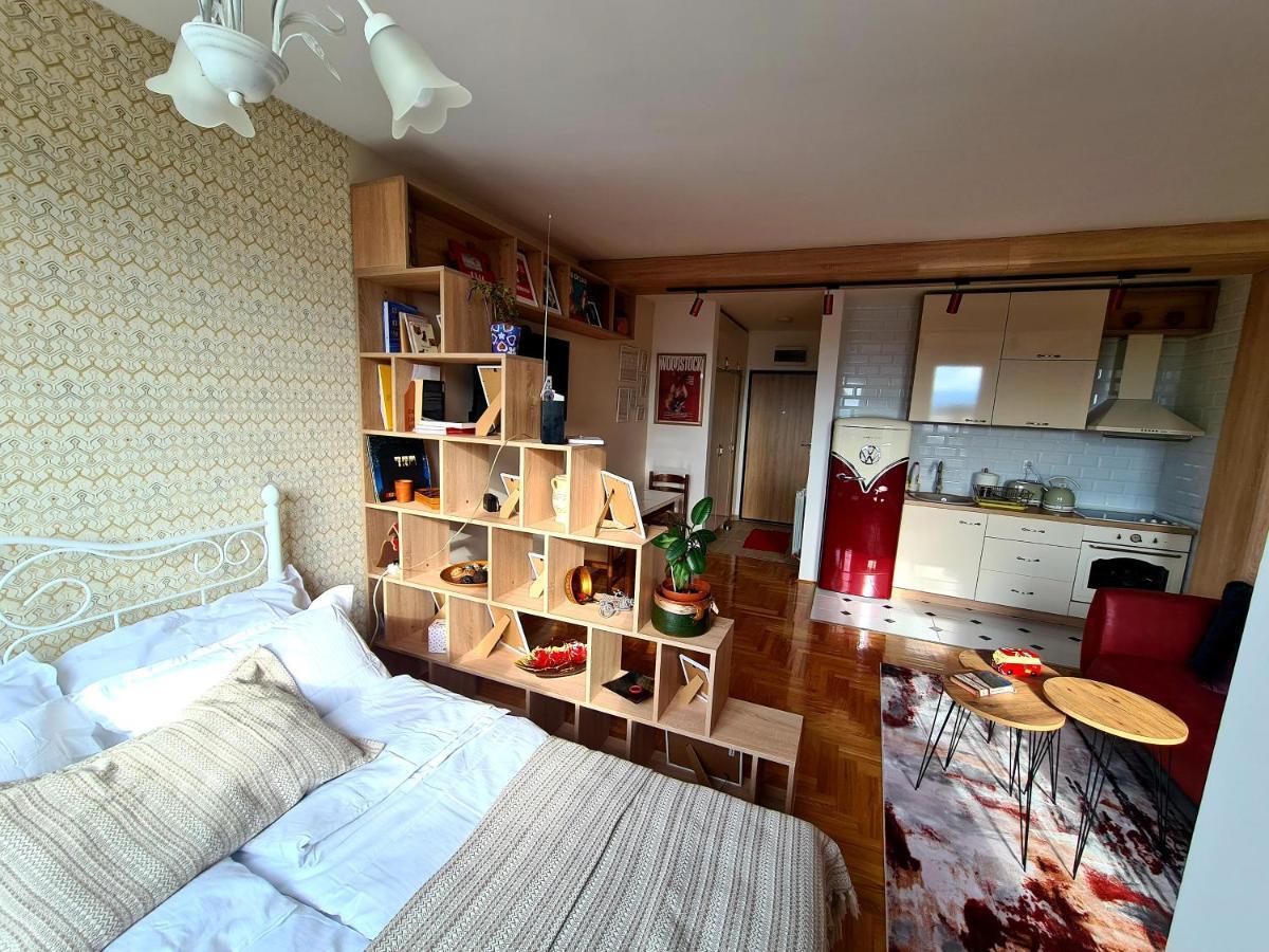 Lilly Dream Home Apartment Retro Back To 60S And 70S Сараево Экстерьер фото