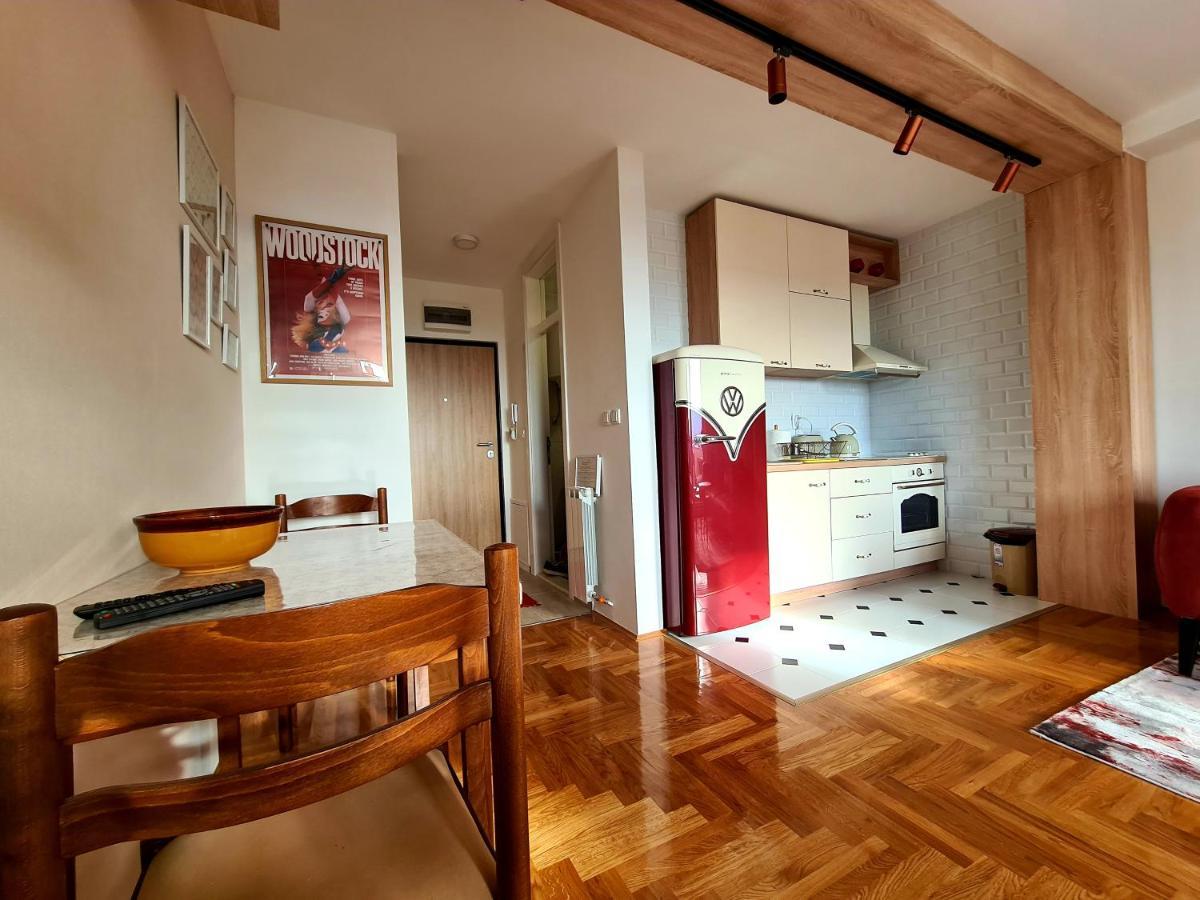 Lilly Dream Home Apartment Retro Back To 60S And 70S Сараево Экстерьер фото