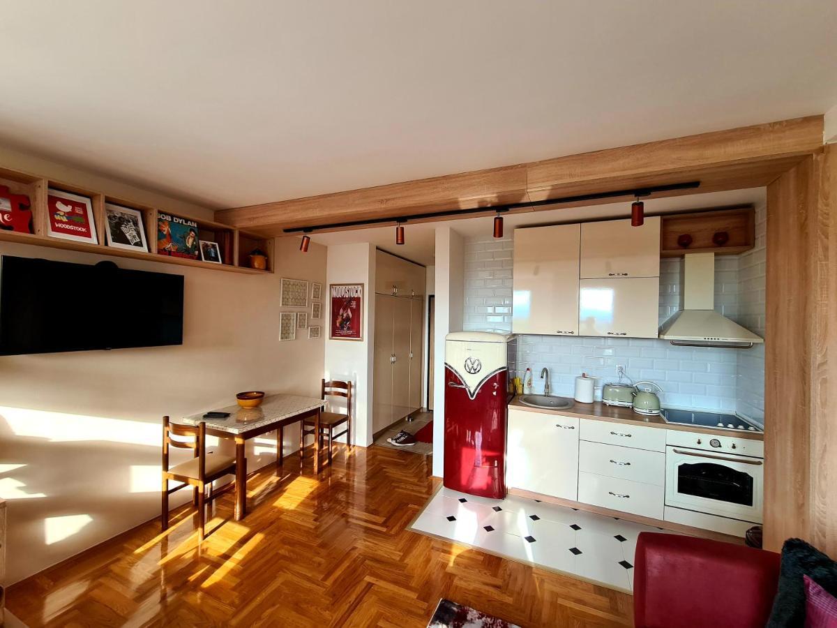 Lilly Dream Home Apartment Retro Back To 60S And 70S Сараево Экстерьер фото