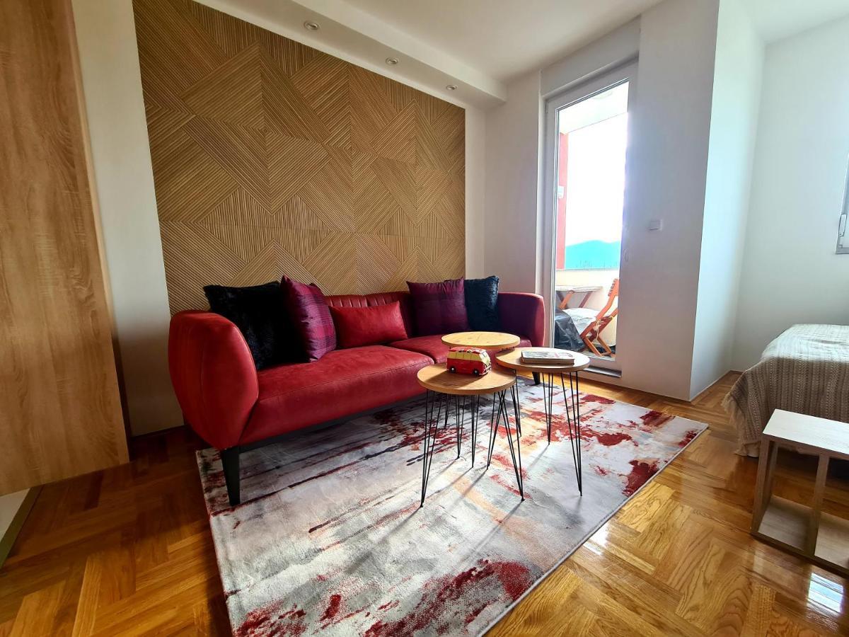 Lilly Dream Home Apartment Retro Back To 60S And 70S Сараево Экстерьер фото